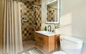 Western Riviera Lakeside Lodging